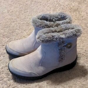 Khombu Gray Winter Boots with Faux Fur